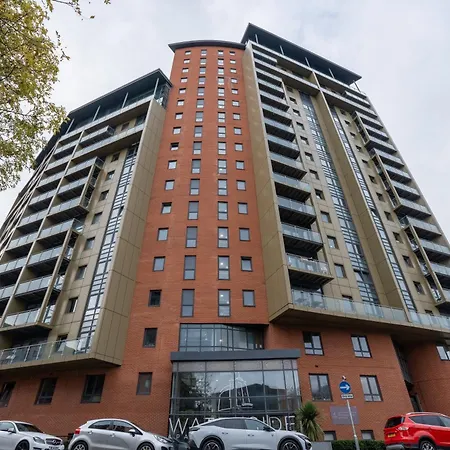 Duplex Penthouse By The River - Sleeps 10 - Modern 公寓 *