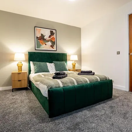 Duplex Penthouse By The River - Sleeps 10 - Modern 公寓