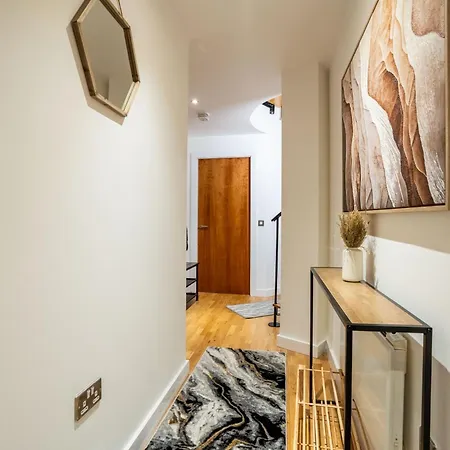 公寓 Duplex Penthouse By The River - Sleeps 10 - Modern *