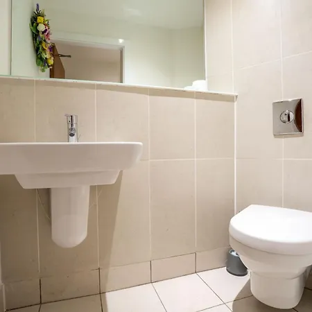 Duplex Penthouse By The River - Sleeps 10 - Modern 公寓 利兹