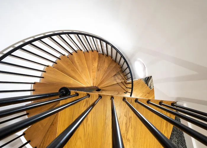 Duplex Penthouse By The River - Sleeps 10 - Modern