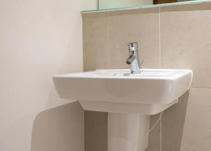 Duplex Penthouse By The River - Sleeps 10 - Modern *