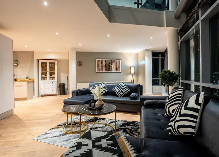 Duplex Penthouse By The River - Sleeps 10 - Modern 公寓