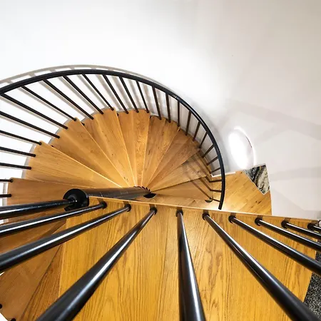 Duplex Penthouse By The River - Sleeps 10 - Modern