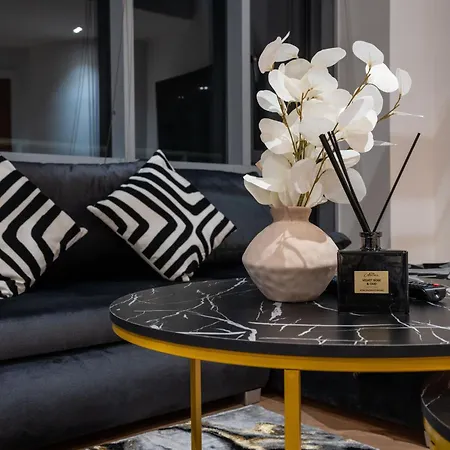 Duplex Penthouse By The River - Sleeps 10 - Modern Appartement *