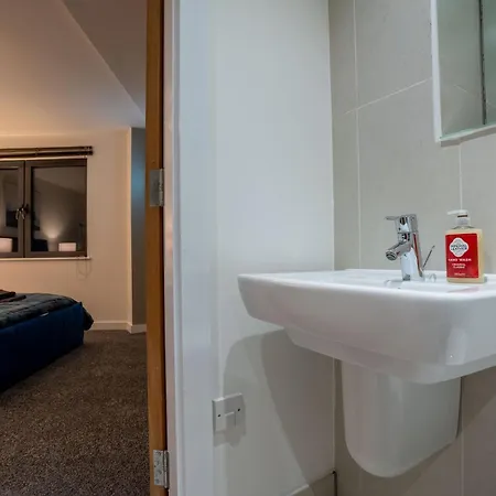 Duplex Penthouse By The River - Sleeps 10 - Modern Appartement *