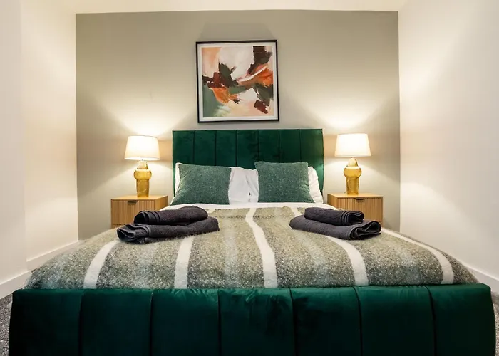 Duplex Penthouse By The River - Sleeps 10 - Modern Appartement *