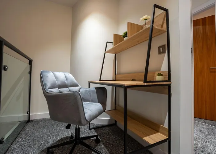 Duplex Penthouse By The River - Sleeps 10 - Modern Appartement Leeds (West Yorkshire)