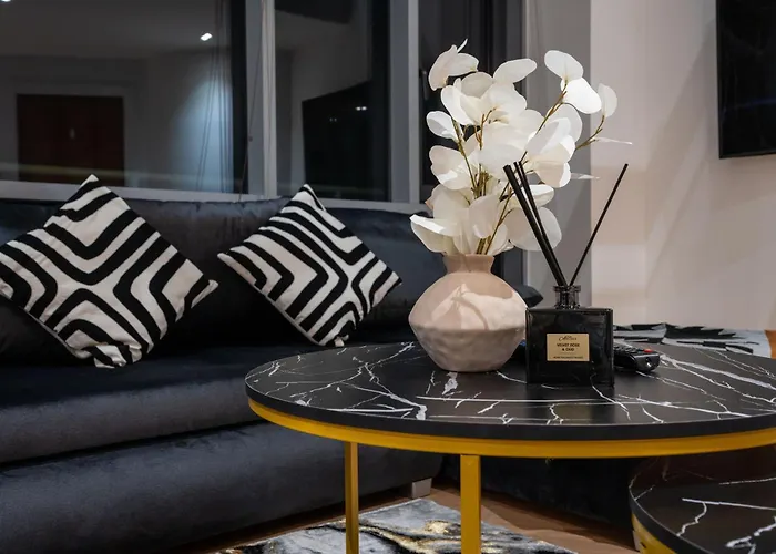 Duplex Penthouse By The River - Sleeps 10 - Modern Appartement *