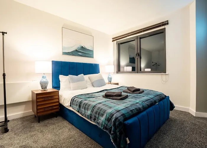 Duplex Penthouse By The River - Sleeps 10 - Modern Appartement